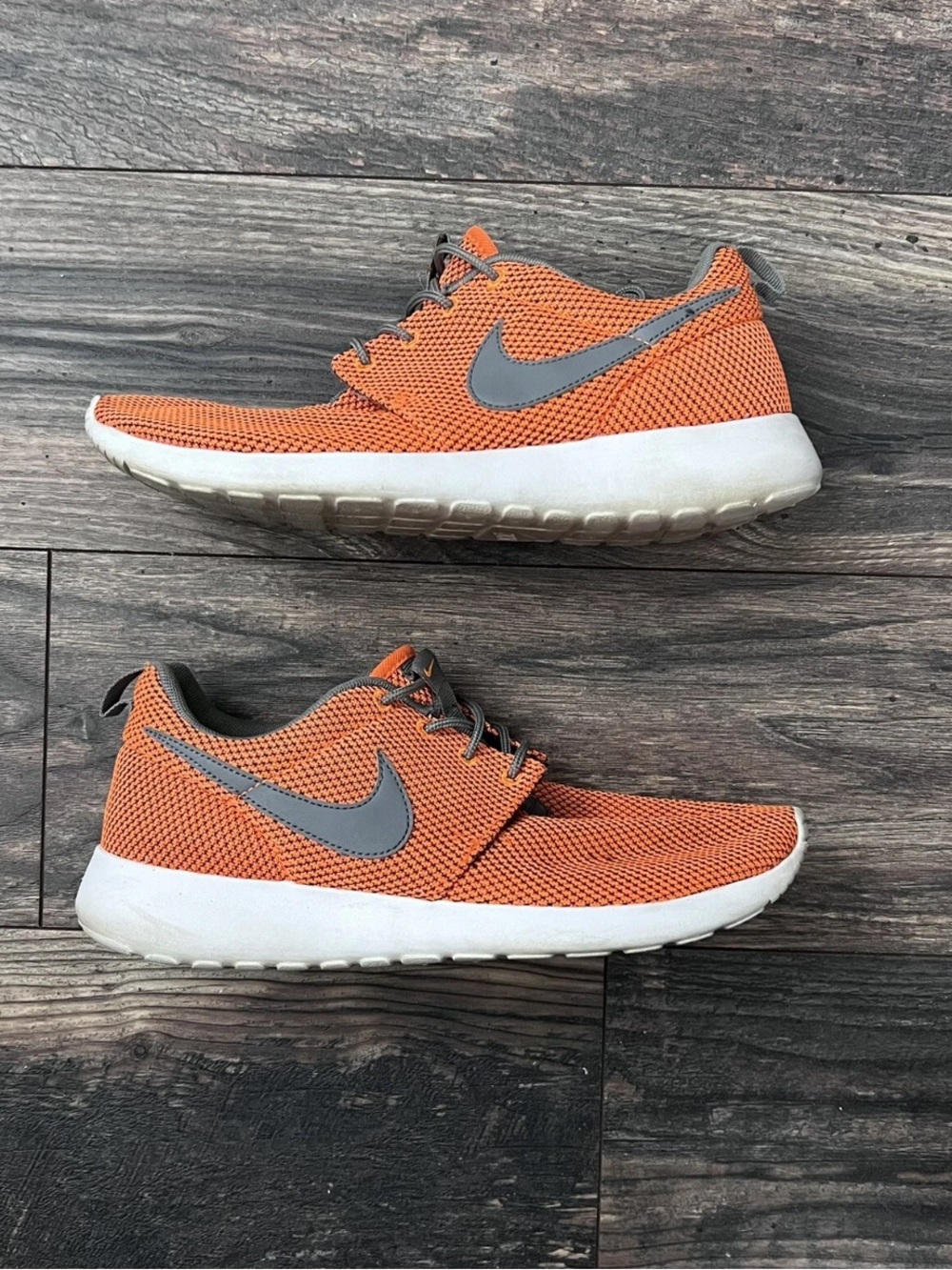 Nike Roshe One GS Youth Size 7Y Total Orange Cool Gray Shoes